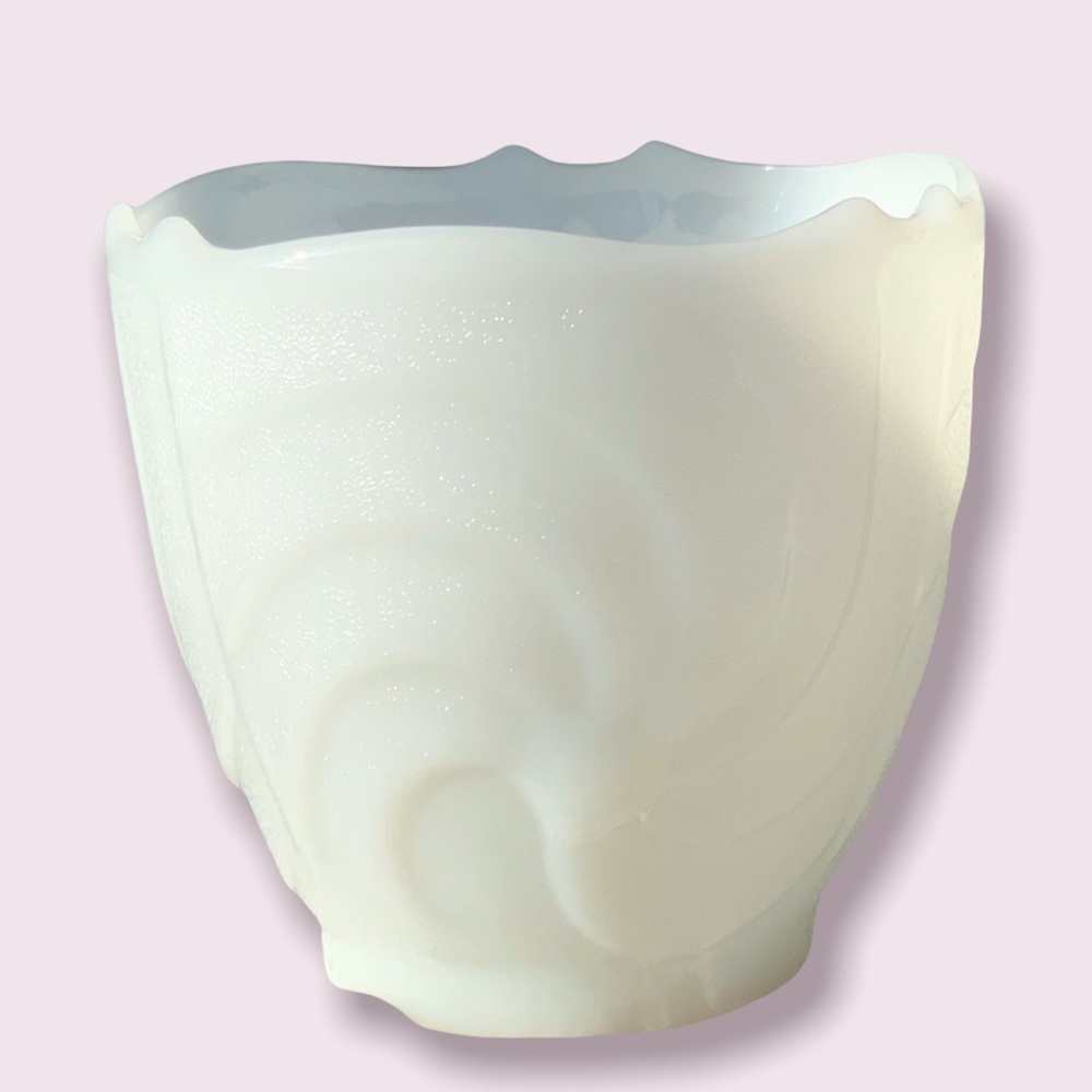 Milk Glass Tulip Shape Vase Swirl Design